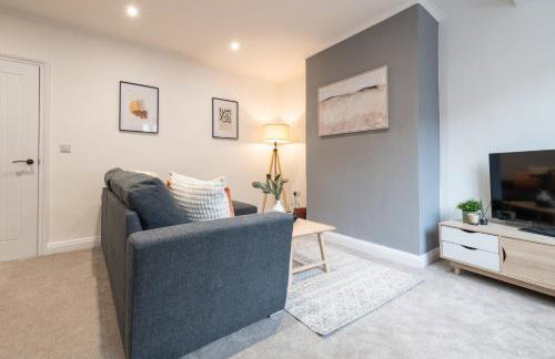 Spacious Modern 2BR - Parking - Workspace Area, Ideal for Contractors & Long Stays - NordStay - Foto 13