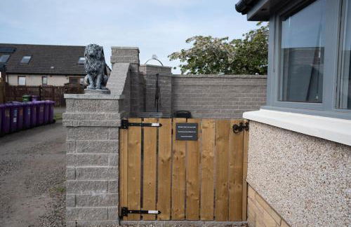 Brechin Getaway Luxury 3 bedroom house - Photo 4