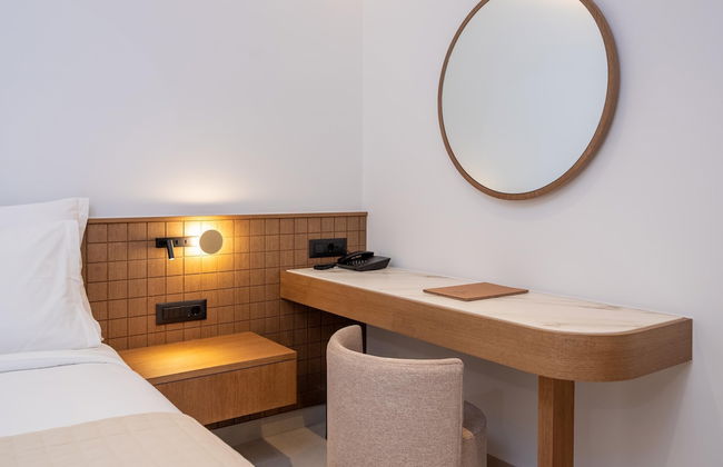 Galaxy Suites Boutique Resort - Photo 6