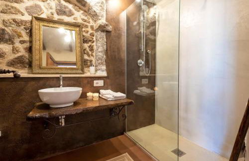 Esclusiva Dimora Storica nel cuore del Borgo Medievale---- Exclusive Historical House inside the Medieval Village - Foto 35