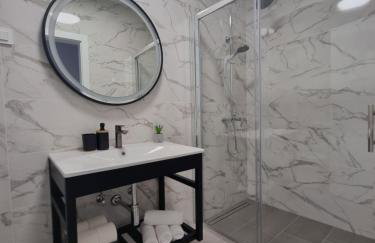 Villa Madison, Spacious Sea View Apartments Near Zadar with heated pool - Photo 14