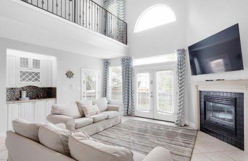 Enclave 202a 2 Bedroom Condo by RedAwning - Foto 15