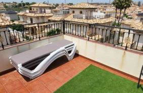 Casa Mario, La Zenia Boulevard area,fantastic 2 bedrooms, 2 bathrooms house with communal swimming pool and barbecue - Photo 24