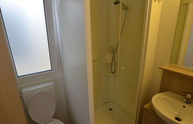 Wooden Chalet with Terrace near Beach - Photo 8