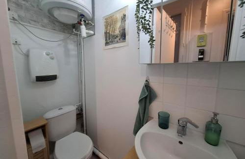 Saint-Mandé studio, proche metro Ligne 1 & Paris Centre, Wifi rapide, Ideal couple, télétravail - Foto 21