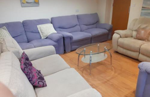 Bryncarnedd Farmhouse - Photo 9