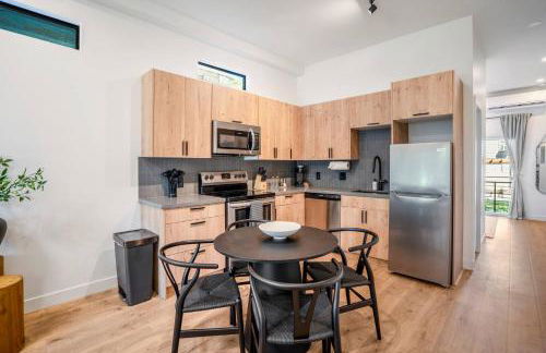 Smart Amenities & Modern Charm – Houston Studio! - Foto 13