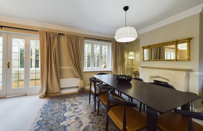 The Fosse Way Cottage - Breathtaking 5bdr Cottage With Parking Garden - Photo 3