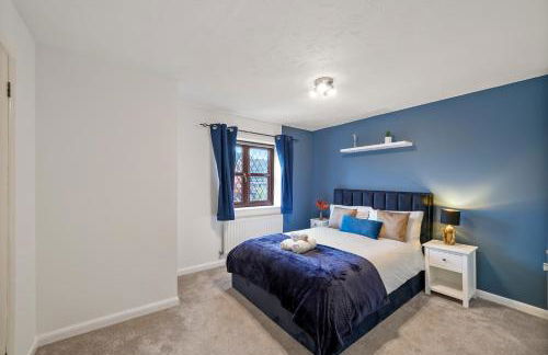 Beautiful 5 bedroom house in Stone, Aylesbury, Free parking - Foto 2