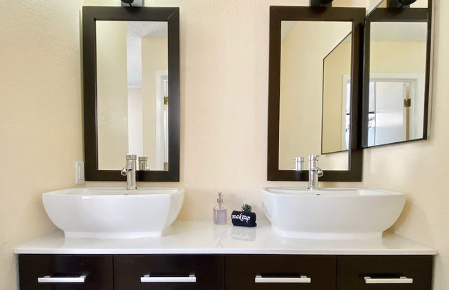 DT Reno - Classy Vacation Home w Backyard Patio - Foto 11