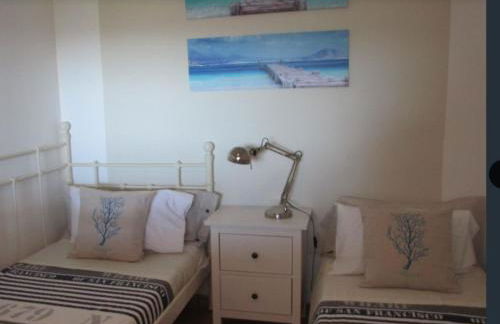 Sunny Costa Brava Getaway with Big Private Terrace - Foto 21