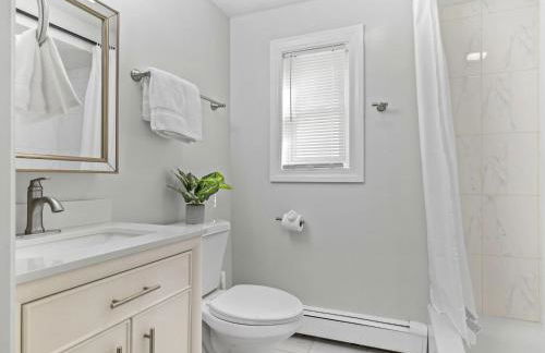 Boston 4BR Home with Parking BBQ Fire - Photo 24