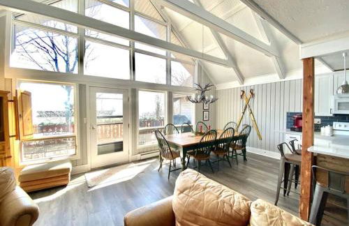 Cozy Charming Ski Chalet Sleeps 11 - Foto 1