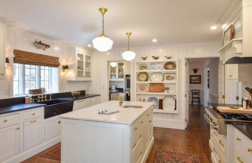 Pond-Front Home w Water Views - Foto 2