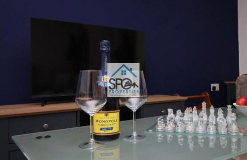 Modern 3BR Home-5 Guests-Business-Families-Netflix-Free Parking & WiFi - Foto 6