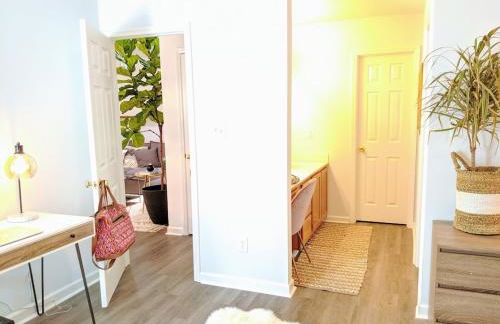 RARE Downtown Matthews walk 2 shops restauraunts hike CLT 2 Bedroom not 3br - Foto 27