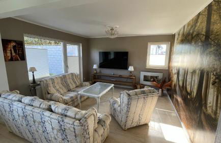 Ferienhaus Platzhirsch in Bad Hersfeld mit Garten, 2 Bäder, 3 Schlafzimmer & Küche - gratis Parkplätze - Photo 2