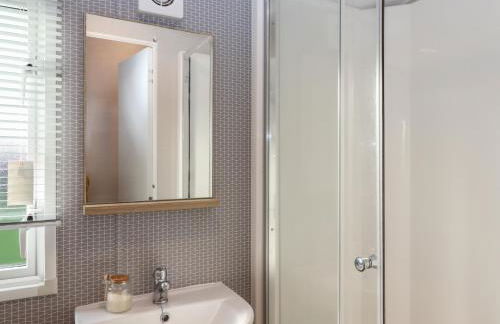 Caravan B61 at Landscove Holiday Park - Photo 16