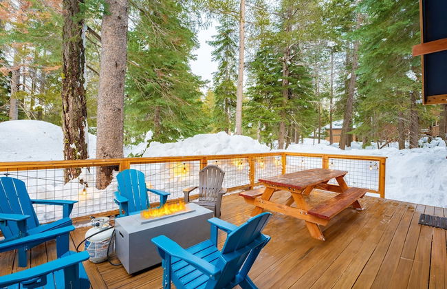 Indigo Owl by Avantstay Cabin w Firepit Minutes to Lake Slopes - Photo 2