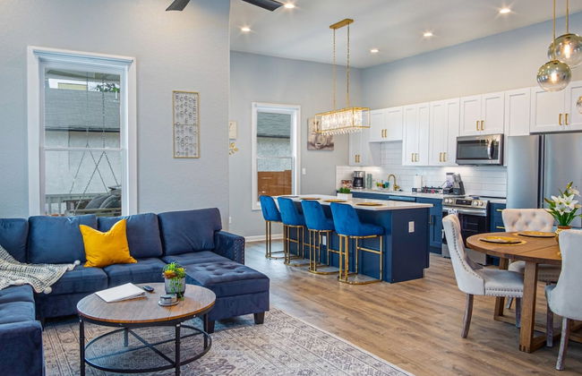 Trendy Historical Home Near Downtown Attractions - Foto 5