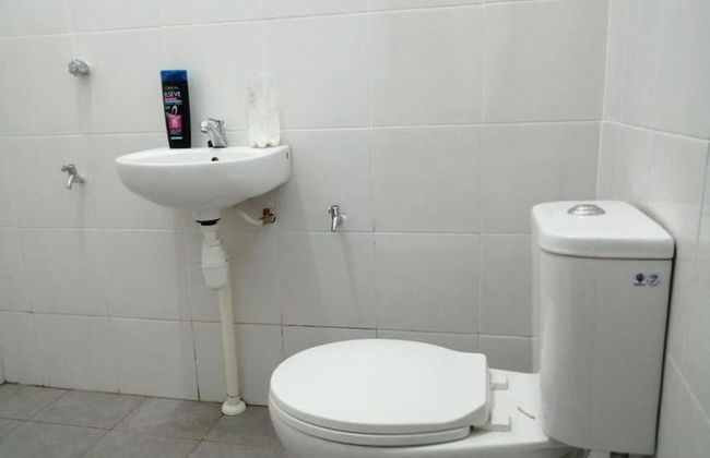 Comfortable Family Room for 4 People in Kuching With Ac - Amida Point Services - Foto 10