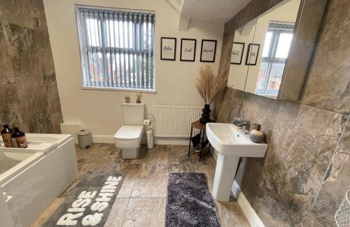 Casa Lobo's Beautiful Suites Apartment 1 free offroad parking - Foto 20