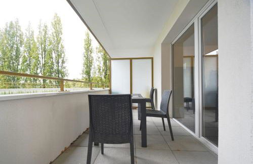 Beautiful Bright Apt With Terrace - Photo 14