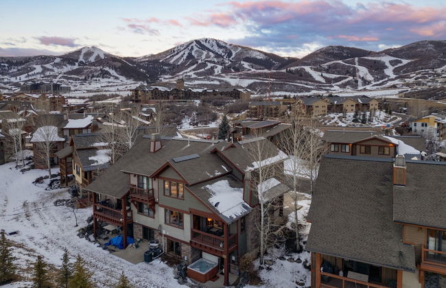 Blue Skies Lakeside Family-friendly Getaway w Hot Tub BBQ - Foto 1