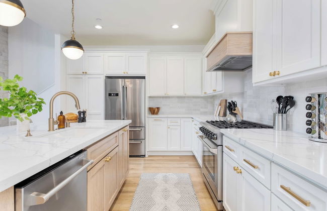 Luxury Retreat, 5mins to the Lake Game Room + Fire Pit Howlite by Avantstay - Foto 8