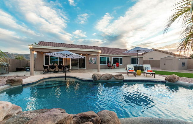 The Golden Cactus Phoenix - Photo 1