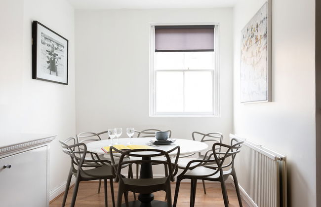 The Paddington Mews - Comfortable & Elegant 3BDR Paddington House - Photo 21