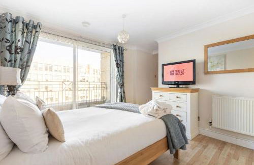 GuestReady - Relaxing Ensuite Room with Balcony - Foto 11