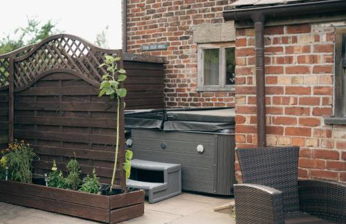 The Old Mill at Barnacre - Cosy cottage with private hot tub & pool access - Foto 31