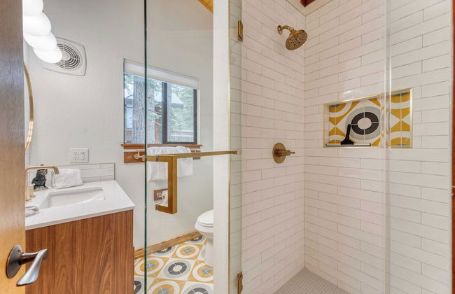 Dakine Haus by Avantstay 4 Min to Northstar + Game Room & Projector - Photo 24