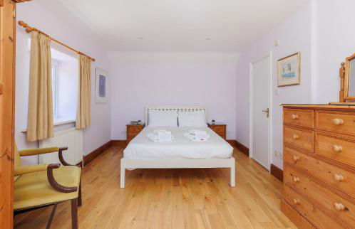 Rookley Farm Lodge Charming Manor Pool House with Heated Pool, Tennis Court & Gardens - Isle of Wight Rural Countryside Escape - Foto 41