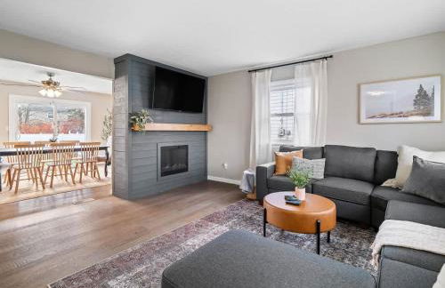 Vermilion Retreat with Game Room, Hot Tub and Across from Community Pool - Foto 1