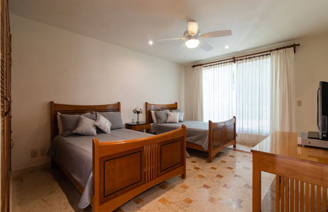 Beachfront Homes by Playa Paradise - Photo 35
