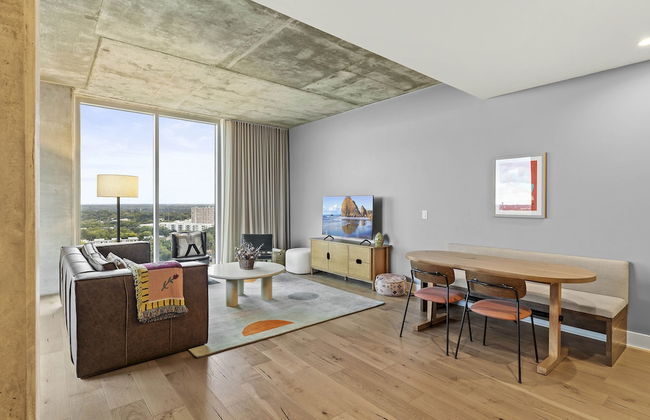 Luxury Downtown High Rise - Foto 18