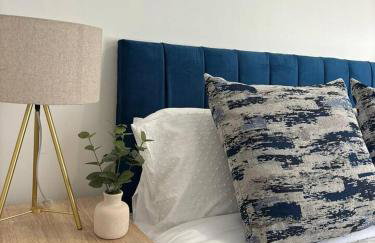 Spacious 3BR Home in Runcorn | Sleeps Large Groups - Foto 10