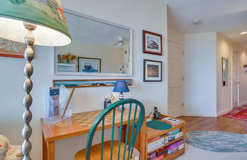 Breezy Oak Bluffs Condo - Steps to Inkwell Beach! - Foto 7