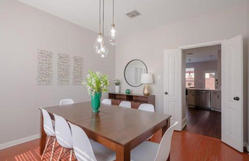 Pearl White Dream Home With Private Pool & Theatre - Foto 15