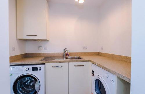 Hasting's House by YourStays - 3 Bedroom House in Stoke-on-Trent - Foto 53