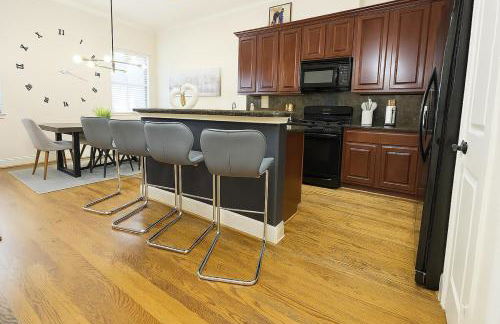 Shop, Soak &Sleep Galleria 3BR Retreat Private Jacuzzi - Foto 24