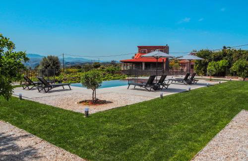 Villa Recluso-3 bd luxury country villa, huge heated pool with hydromassage, individual bbq & large yard, mountain view - Photo 11