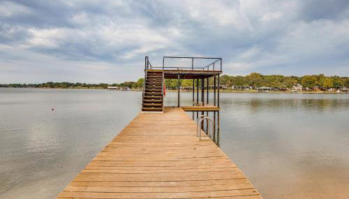Private Dock and Yard! Modern Getaway in Mabank - Foto 2