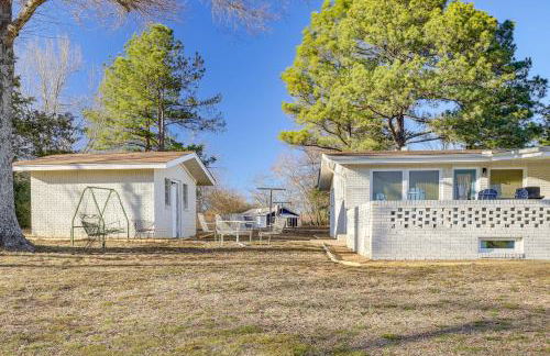Walk to Town Historic Quitman Gem with Private Yard - Photo 2
