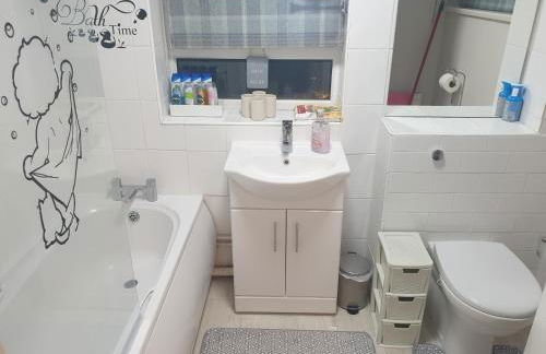 Spacious, Stylish Two-Bedroom Maisonette, Modern Amenities, Elegant Interiors - Foto 25