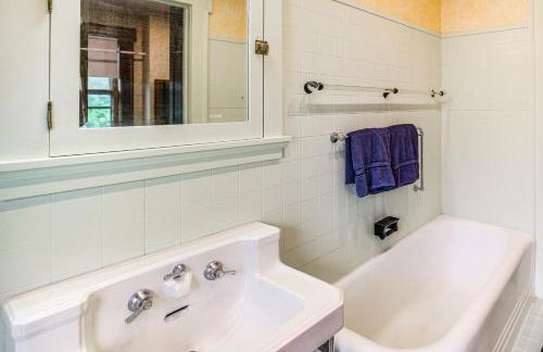 2 Mi to Lake Erie Spacious Retreat Near Cafes! - Foto 17