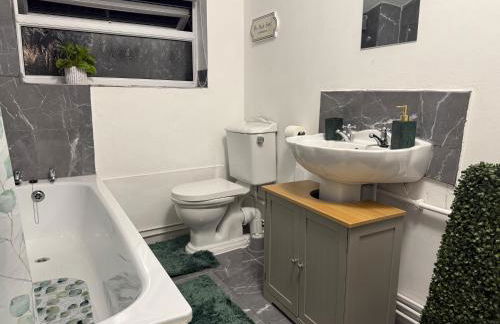 Stylish 2-Bed, Free Parking, Netflix, Coffee Machine, 5 mins from City Centre - Foto 7