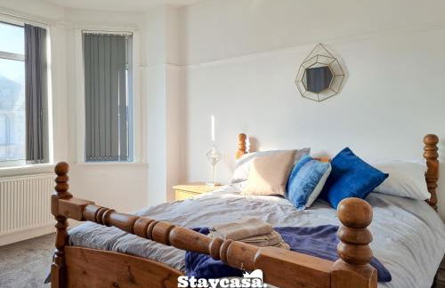 Spacious 6-Bed with Large Patio and Free Parking - Foto 19